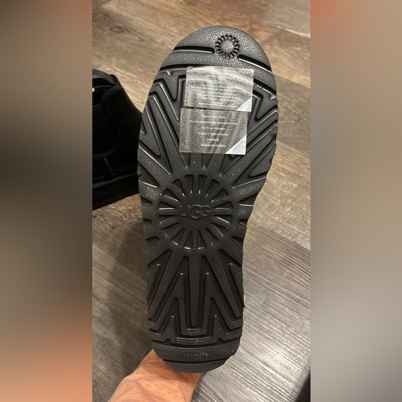 FINAL PRICE NEW~UGG  Platform Chelsea Leather Boot Black 10 Retro Chunky Shoes - Picture 8 of 8